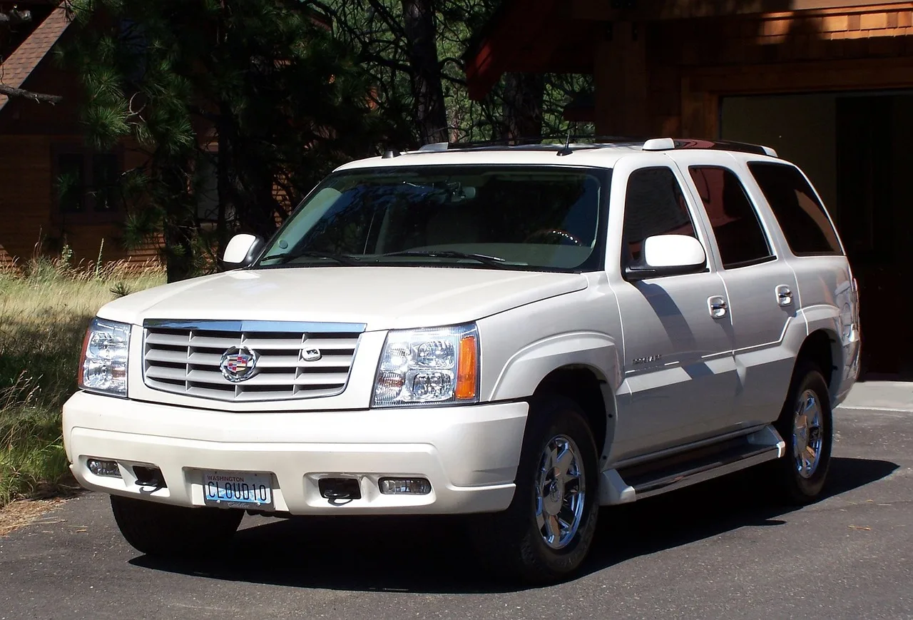 cadillac, escalade, car, vehicle, transportation, travel, road, speed, automobile, car wallpapers, modern, design, highway, automotive, symbol, lifestyle, big, van. Fleet and rideshare work for a mobile car detailing business